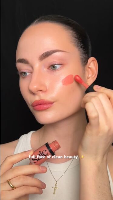 This Natural, Clean Makeup Look Is So Easy To Do | Upstyle
