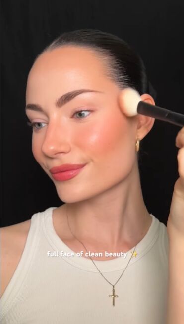 This Natural, Clean Makeup Look Is So Easy To Do | Upstyle