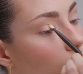 Creating an eye makeup look for beginners