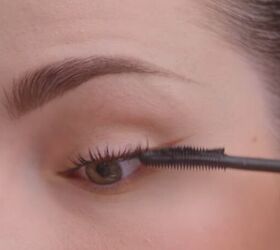 Creating an eye makeup look for beginners