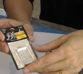 The simple Christmas jewelry DIY that looks cute on both sides