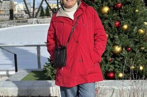 A simple winter look that feels festive without extra effort