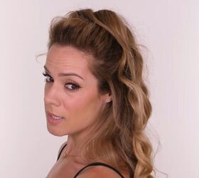 This 1-Minute Half-up Hairstyle Looks Amazing