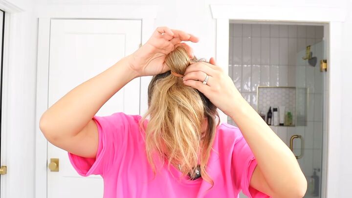 Clean Invisible Bun 10 Easy Messy Buns That Everyone Should Know How to Do | Upstyle