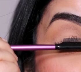 the only true no makeup makeup look for hooded eyes, Separate lashes with lash comb