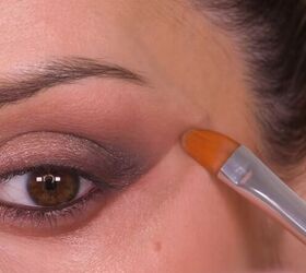 messy makeup, Cleaning up eye makeup