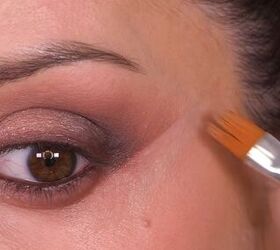 messy makeup, Cleaning up eye makeup