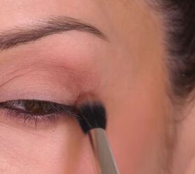 messy makeup, Blending eyeshadow