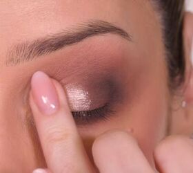 messy makeup, Adding glitter shadow