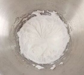 The genius reason why Upstylers are rubbing tallow on their faces this week