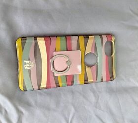 Do this to your phone case before you travel (smart hack!)&nbsp;