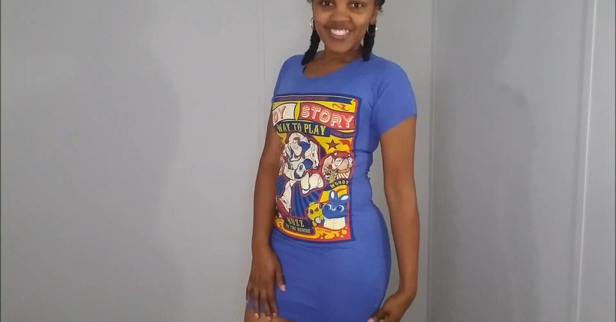 How to DIY a Big T-shirt Into a Dress in 4 Simple Steps | Upstyle How to DIY a Big T-shirt Into a Dress in 4 Simple Steps | Upstyle