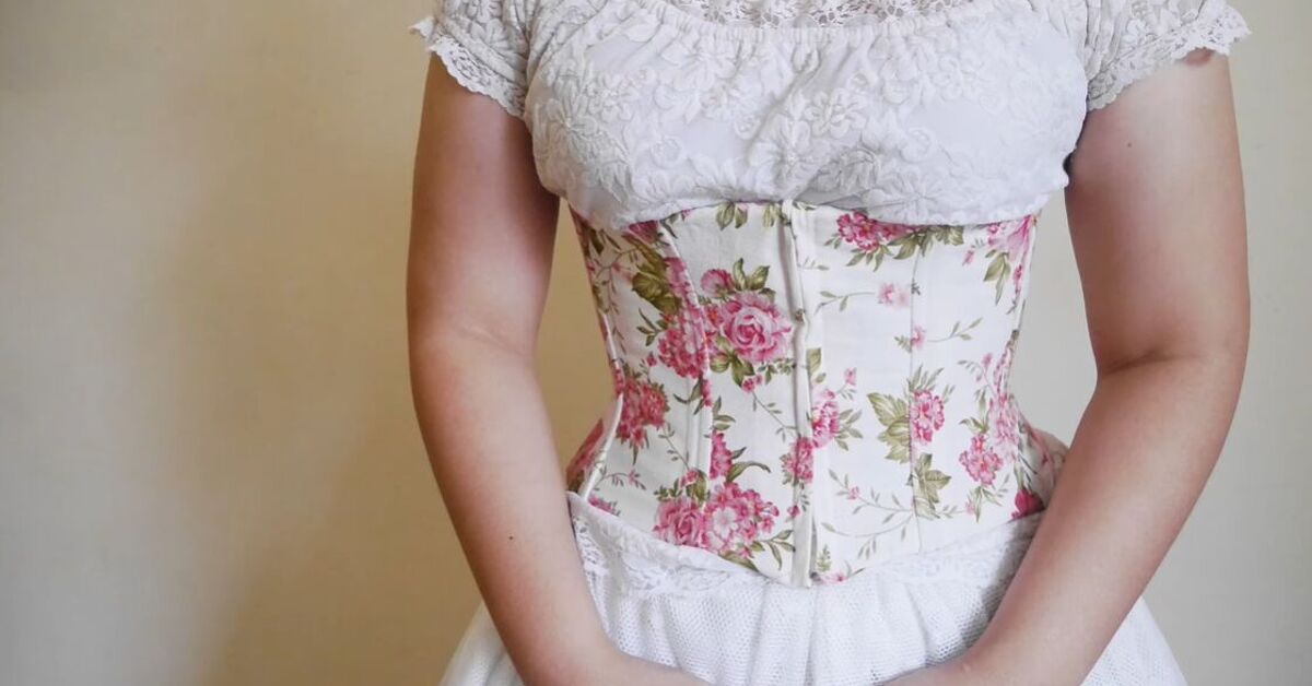 How to Make an Underbust Corset Using a Free Pattern & Basic Tools