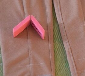 She places two erasers on her leggings for this really cool reason