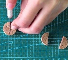 We'll never throw out another wine cork after seeing this brilliant idea