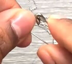 How a safety pin can solve this annoying problem once and for all (classic hack!)