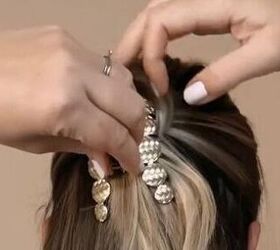 Grab a claw clip and try this jaw-droppingly gorgeous idea that's almost too simple-to-be-true