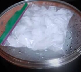 Pour ice into a Ziploc bag to make this useful gift idea that smells SO heavenly!