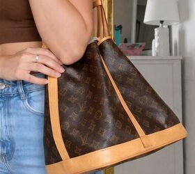 This hands-free switch takes the strain off your shoulder