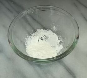 What happens when you put cornstarch on your face