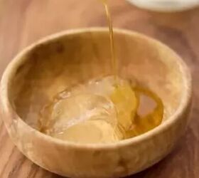 Aloe vera, rosemary oil, and one more ingredient make this hair gel