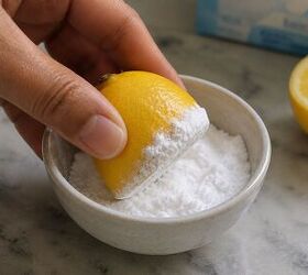 Why some women are covering lemons with baking soda before using them