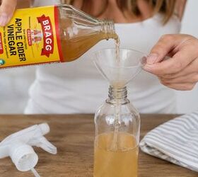 Why women are keeping a spray bottle of apple cider vinegar in the bathroom